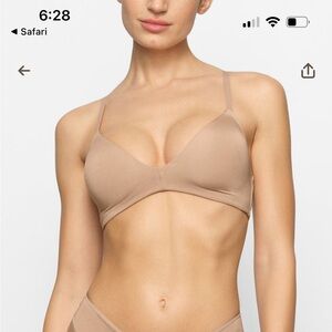 SKIMS WIRELESS FORM T-SHIRT DEMI BRA | clay | 36C